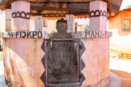 Idole vaudoue à Togoville, Togo